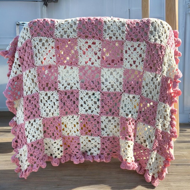 【blanket/rug】frill crochet blanket rug 約108㎝×約127㎝