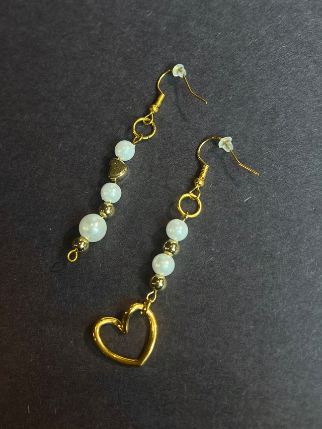 【ku_ku】パール×ハートモチーフアシンメトリーピアス