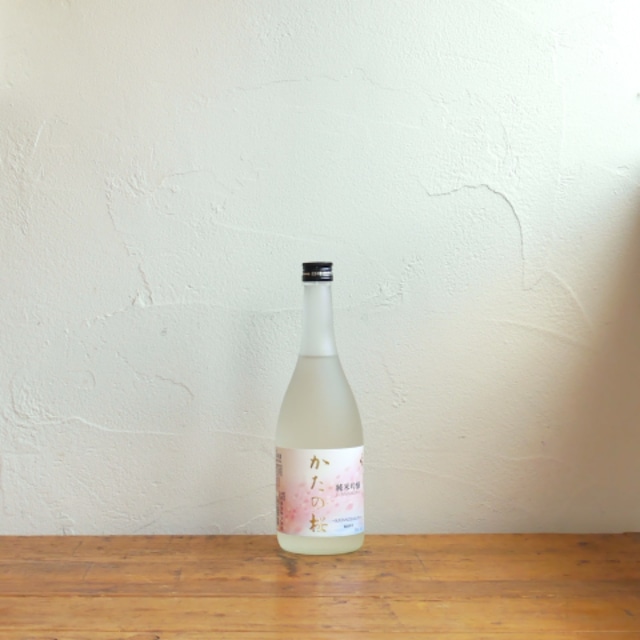 〈山野酒造〉かたの桜 純米吟醸(720ml)