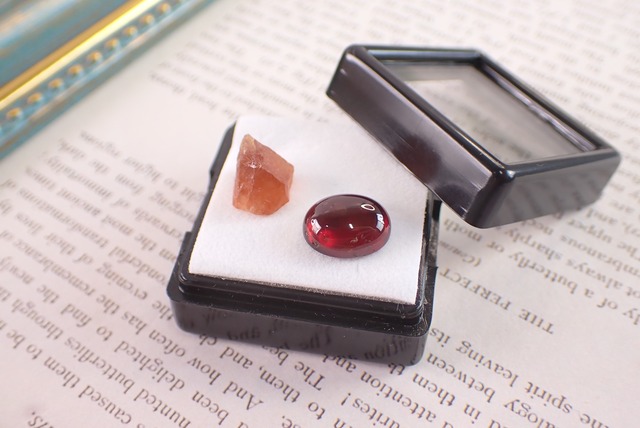【原石セット】ヘソナイト　3.64ct/3.58ct　[C10‐81]
