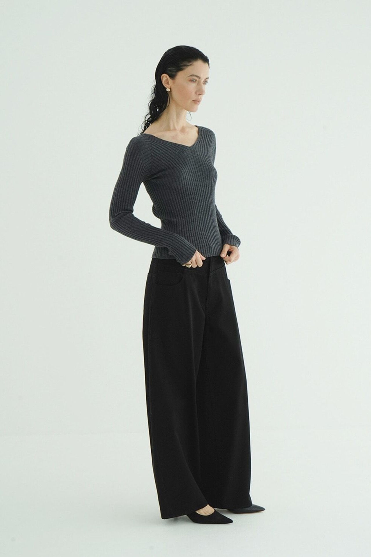 CLANE LOW WAIST BARREL PANTS 2色展開