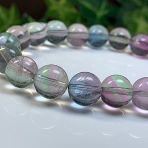 7.うる艶フローライト・ブレスレット