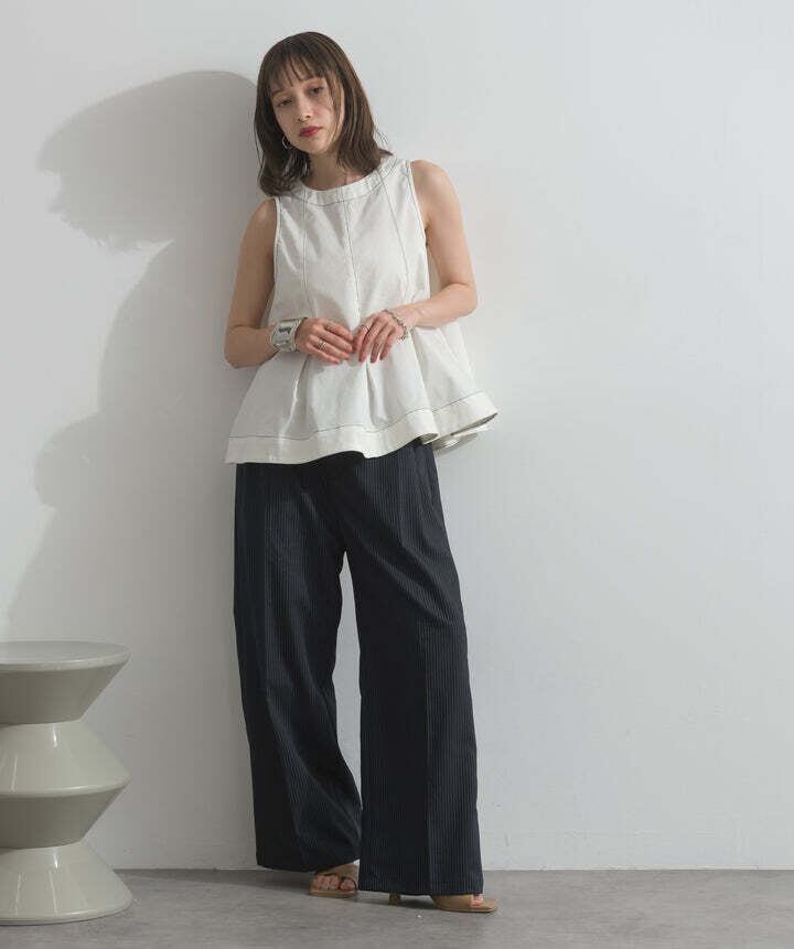 2603020 フロントタックフレアノースリーブトップス white | エルキカク