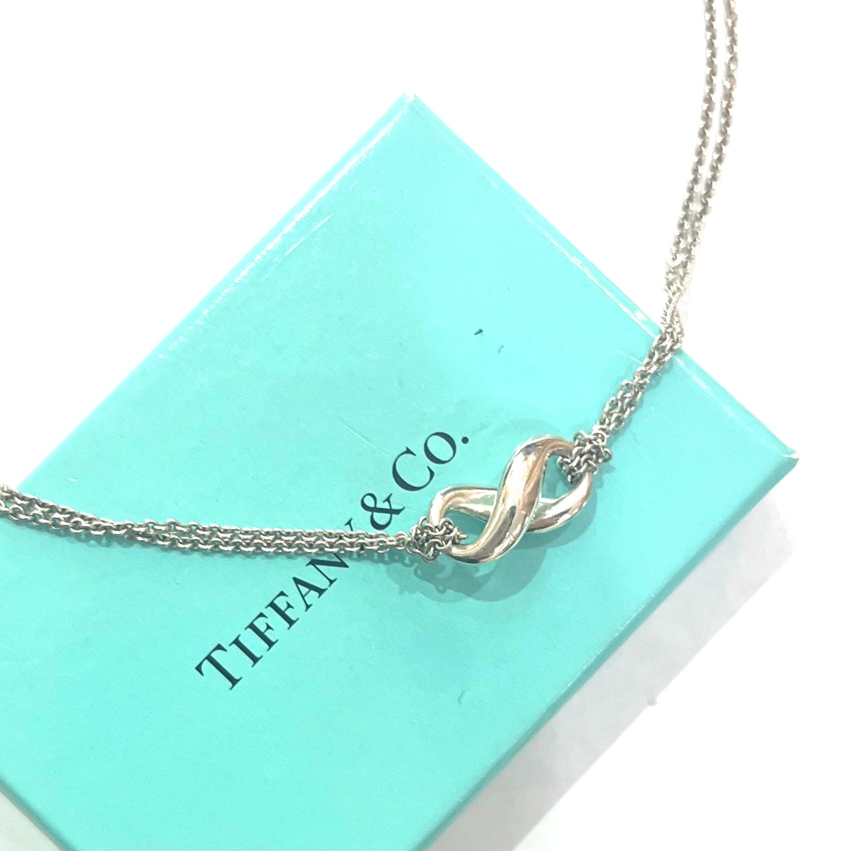 TIFFANY&Co.】2272 Wチェーン 流れるように重なり合う曲線立体