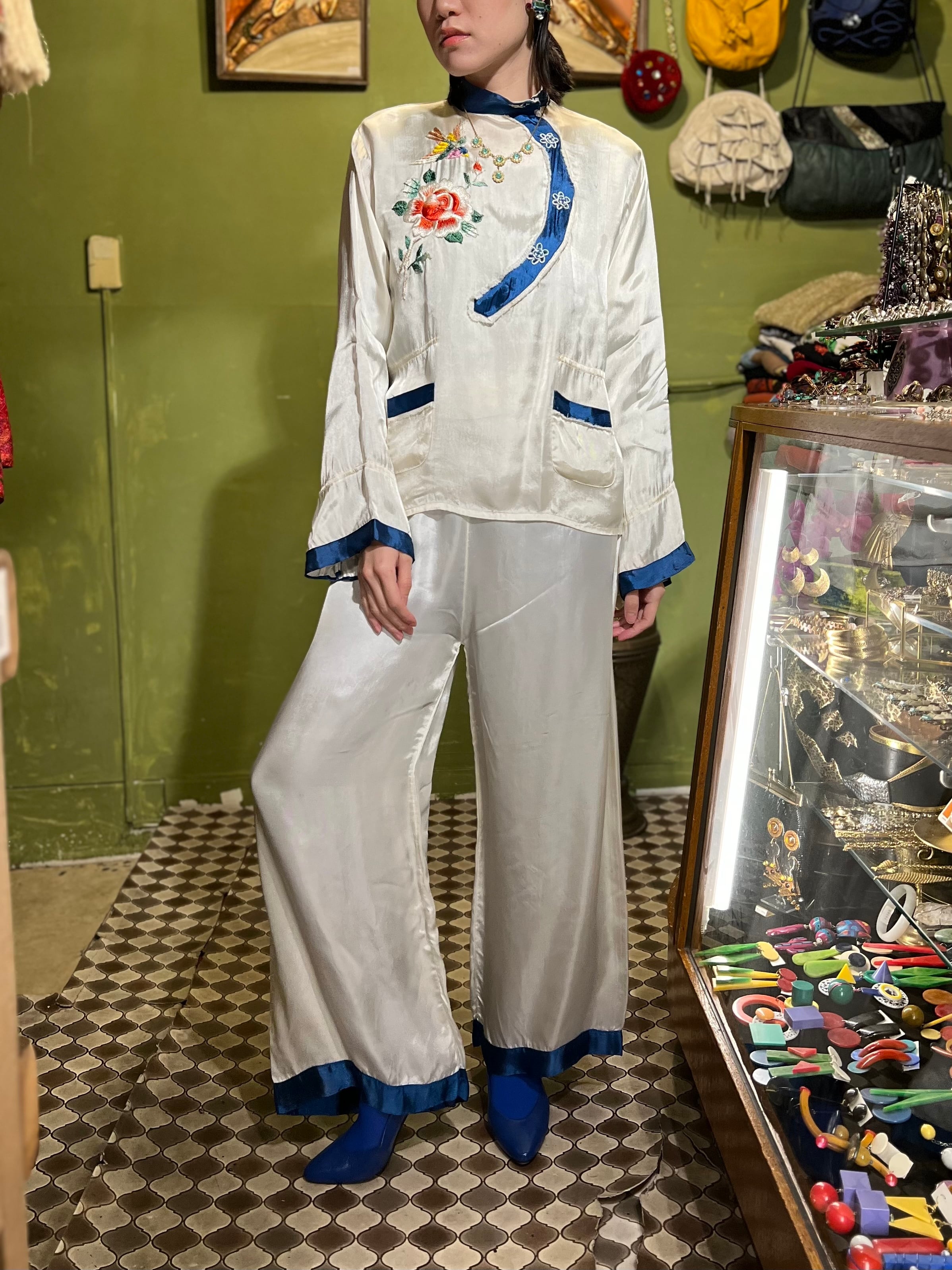 s s chinese white × blue embroidery pants suits