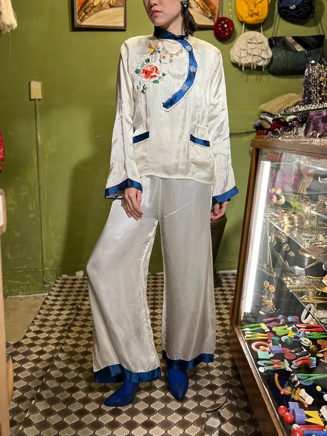 50s -60s chinese white × blue embroidery pants suits ( ヴィンテージ  チャイナ ホワイト × ブルー 刺繍 セットアップ )