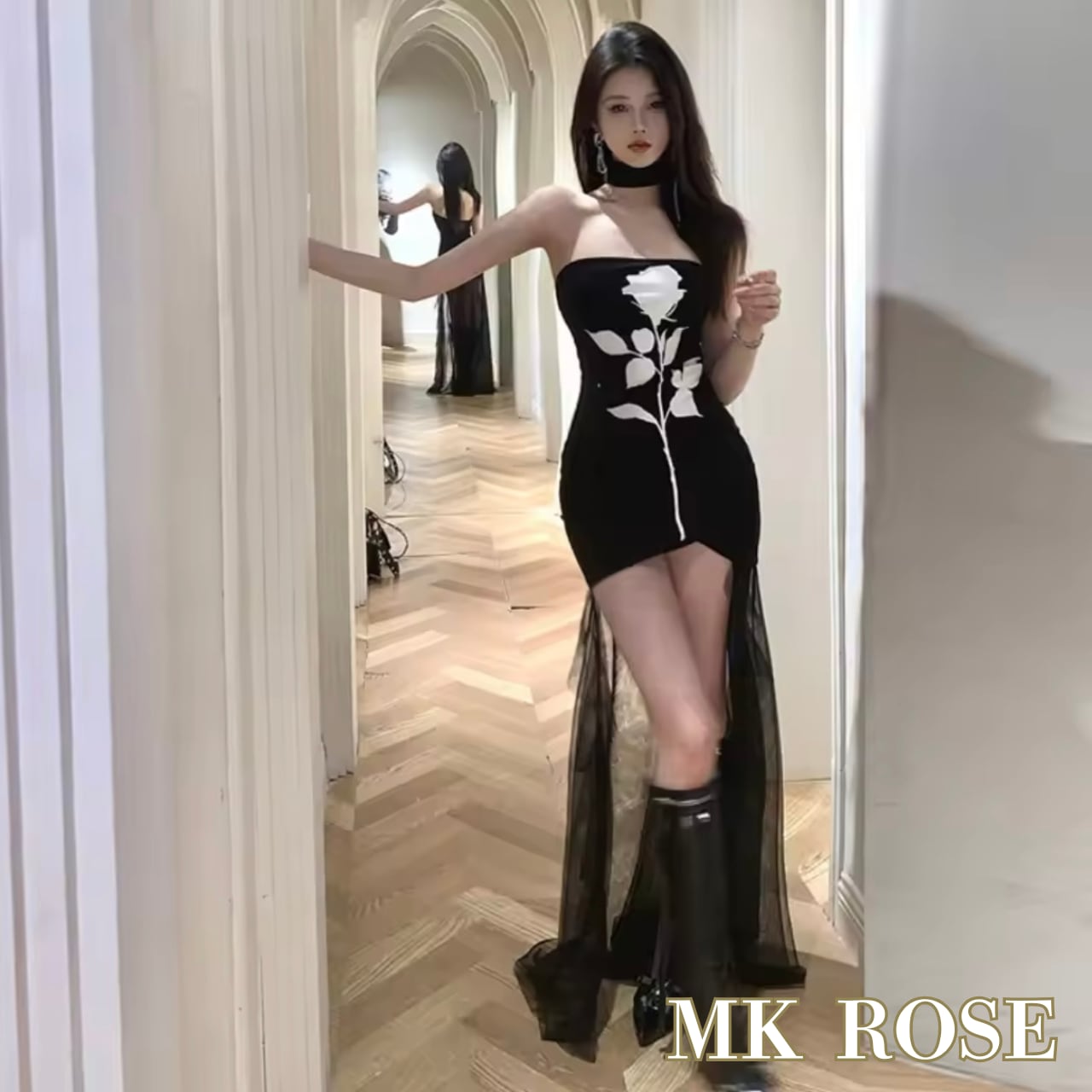 【2025新モデル】ホワイトローズプリント ショートドレス ブラック チューブトップ スリム