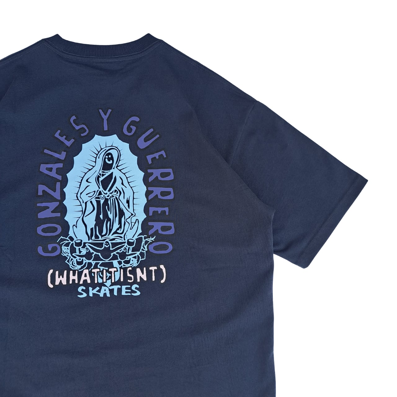 WHAT IT ISNT リラックスFIT Guadalupe Tシャツ (navy)