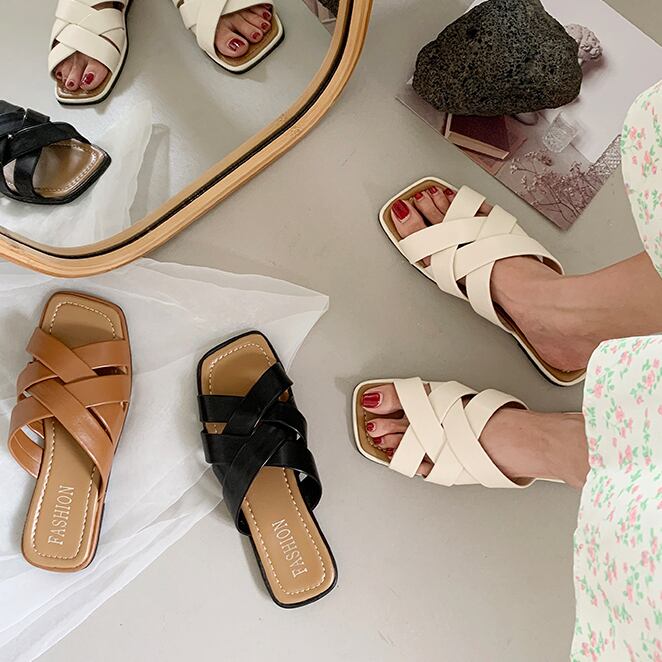 サンダル レディース ミュール 3色 太ヒール ローヒール スクエアトゥ かわいい 大人可愛い きれいめ 上品 エレガント 清楚 フェミニン おしゃれ お洒落 綺麗 おとな ナチュラル こなれ感 ラブリー キュート ガーリー ロマンチック 抜け感 22.5cm 23.0cm 23.5cm 24.0cm 24.5cm ホワイト ブラック 無地 夏 学生 通学 デート お出かけ 女子会 20代 30代 40代 韓国 韓国系 普段使い 楽ちん トレンド 流行 送料無料