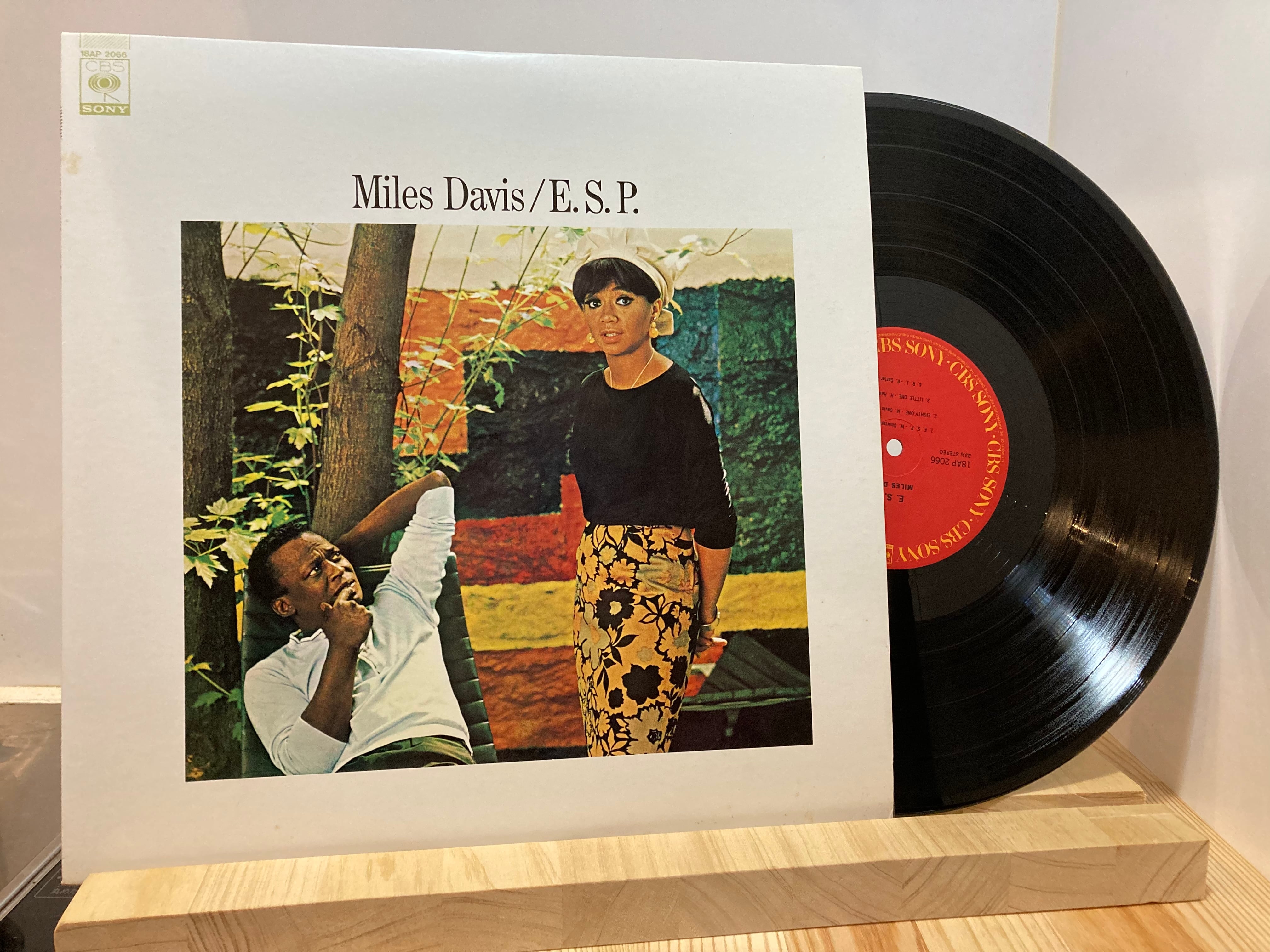 MILES DAVIS / E.S.P | sixteen records (シックスティーンレコード)