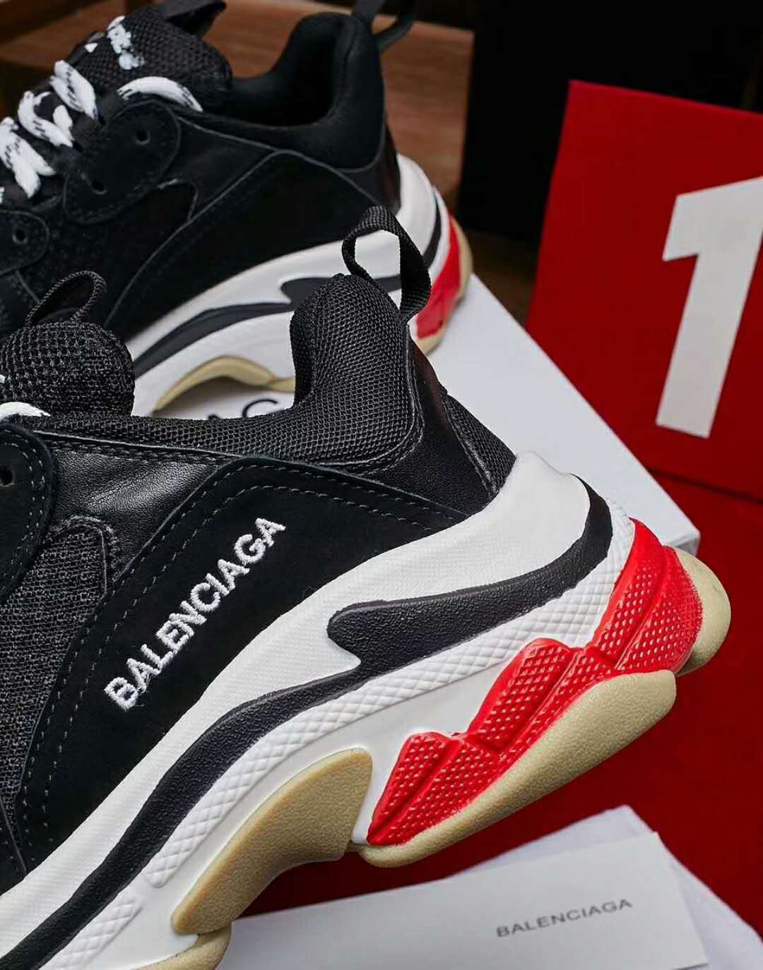 極美品 サイズ 35-44 BALENCIAGA TRIPLE-S Sneakerバレンシアガ