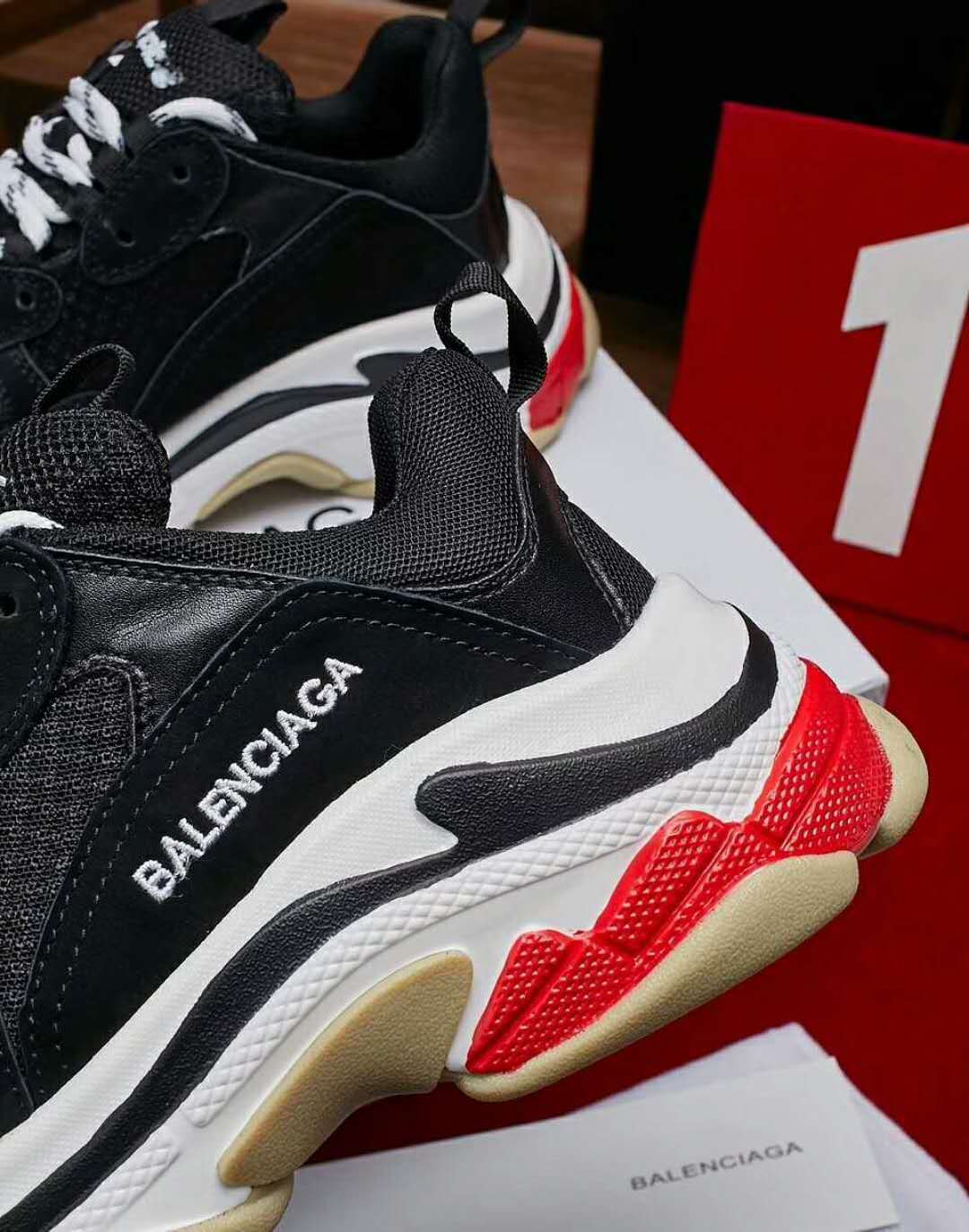 極美品 サイズ 35-44 BALENCIAGA TRIPLE-S Sneakerバレンシアガ トリプル S スニーカー | xuxu