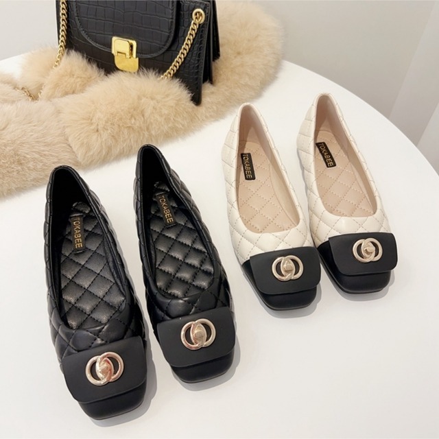 Quilted pumps