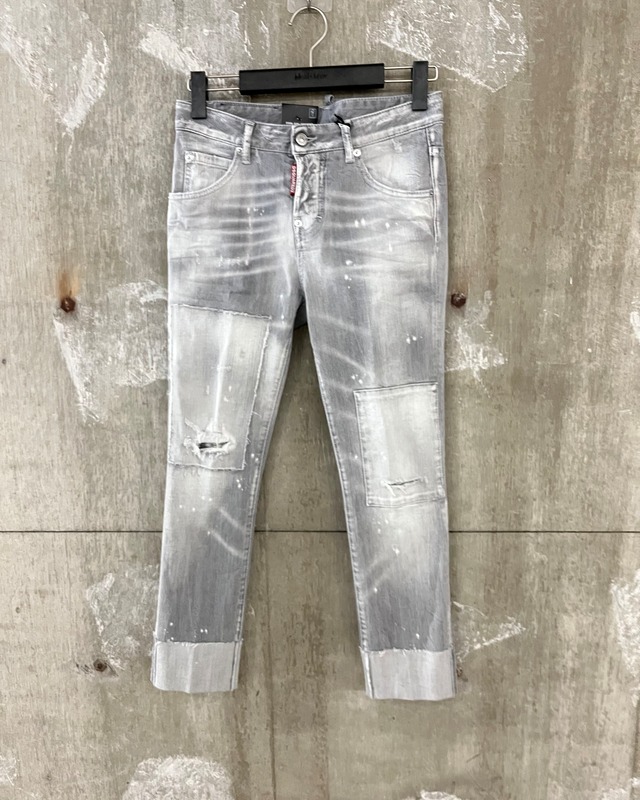 【DSQUARED2】Cool Girl Cropped Jean