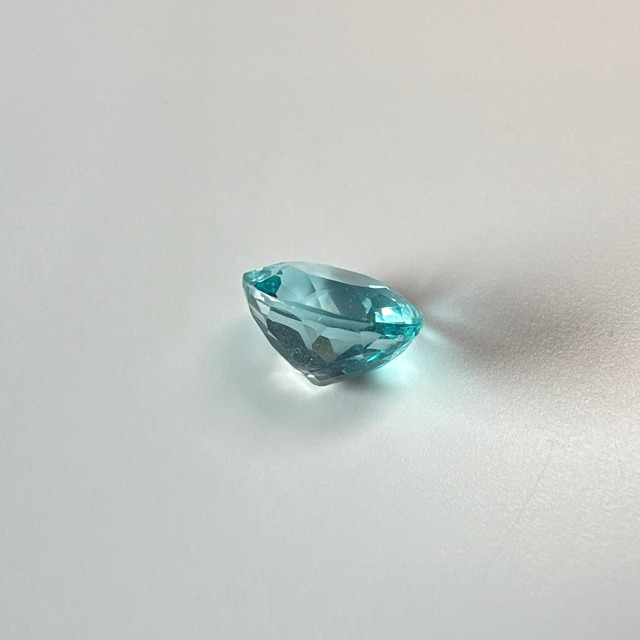 ⁂天然⁂　◇ネオンカラーアパタイト◇　2.41ct 　マダガスカル産