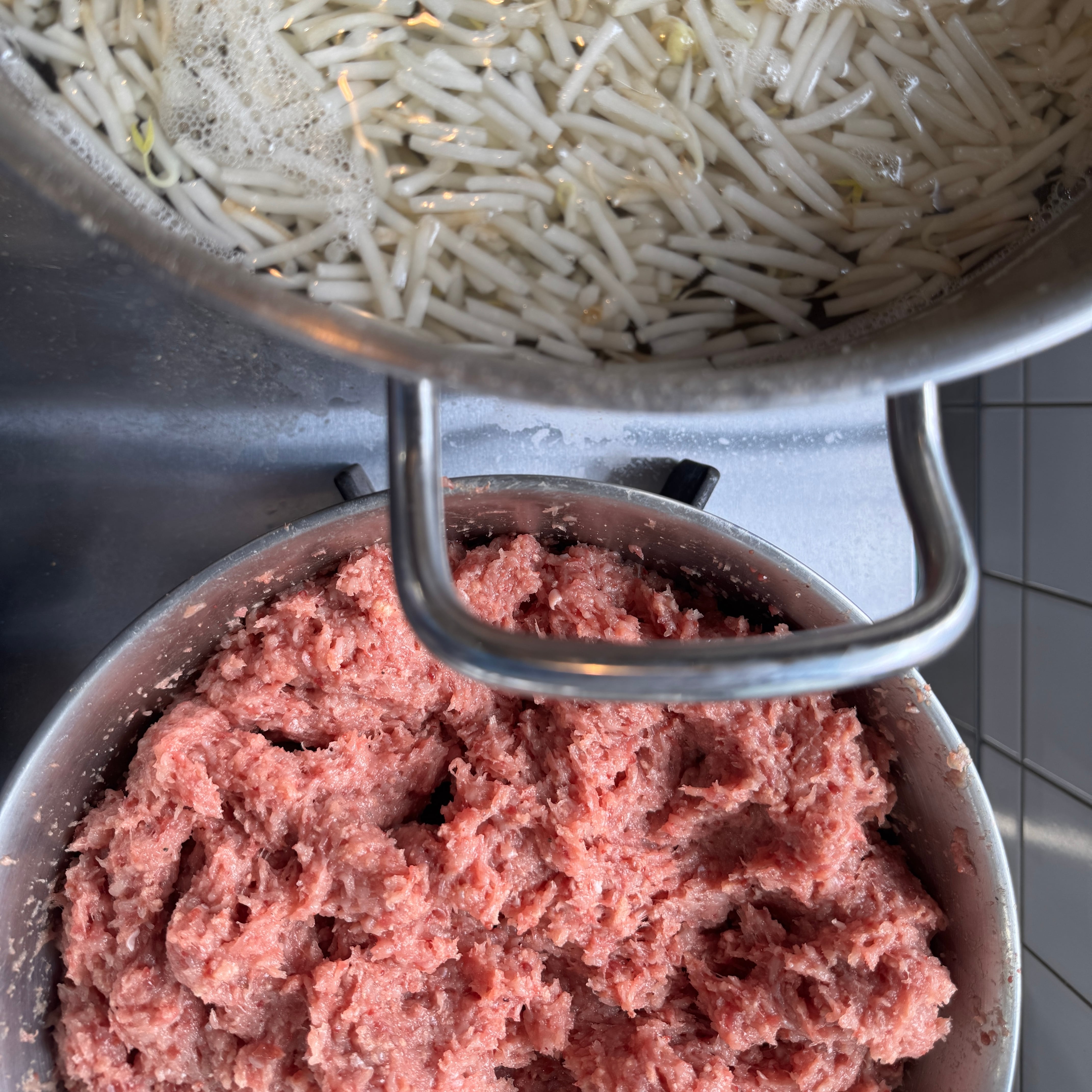 鶏団子のアジアンスープ