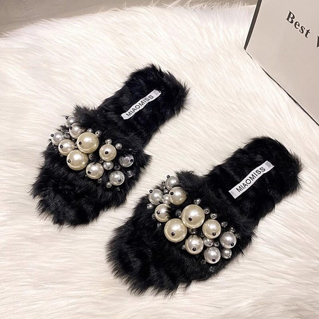 【33-41】Pearl fur sandals　M4652