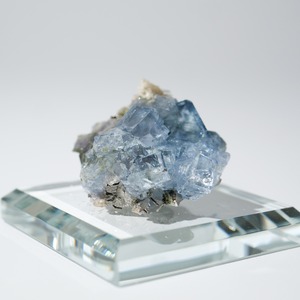 ヤオガンシャン産 フローライト 共生 / 原石 標本