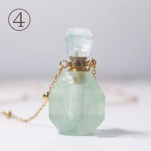 鉱石ポーションボトルⅣ〜グリーンアベンチュリンの香水瓶ネックレス〜M23123