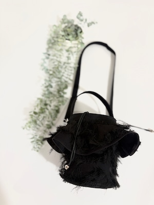 【ふわりフェザーがかわいい2WAYフリルバッグ】/6B0425