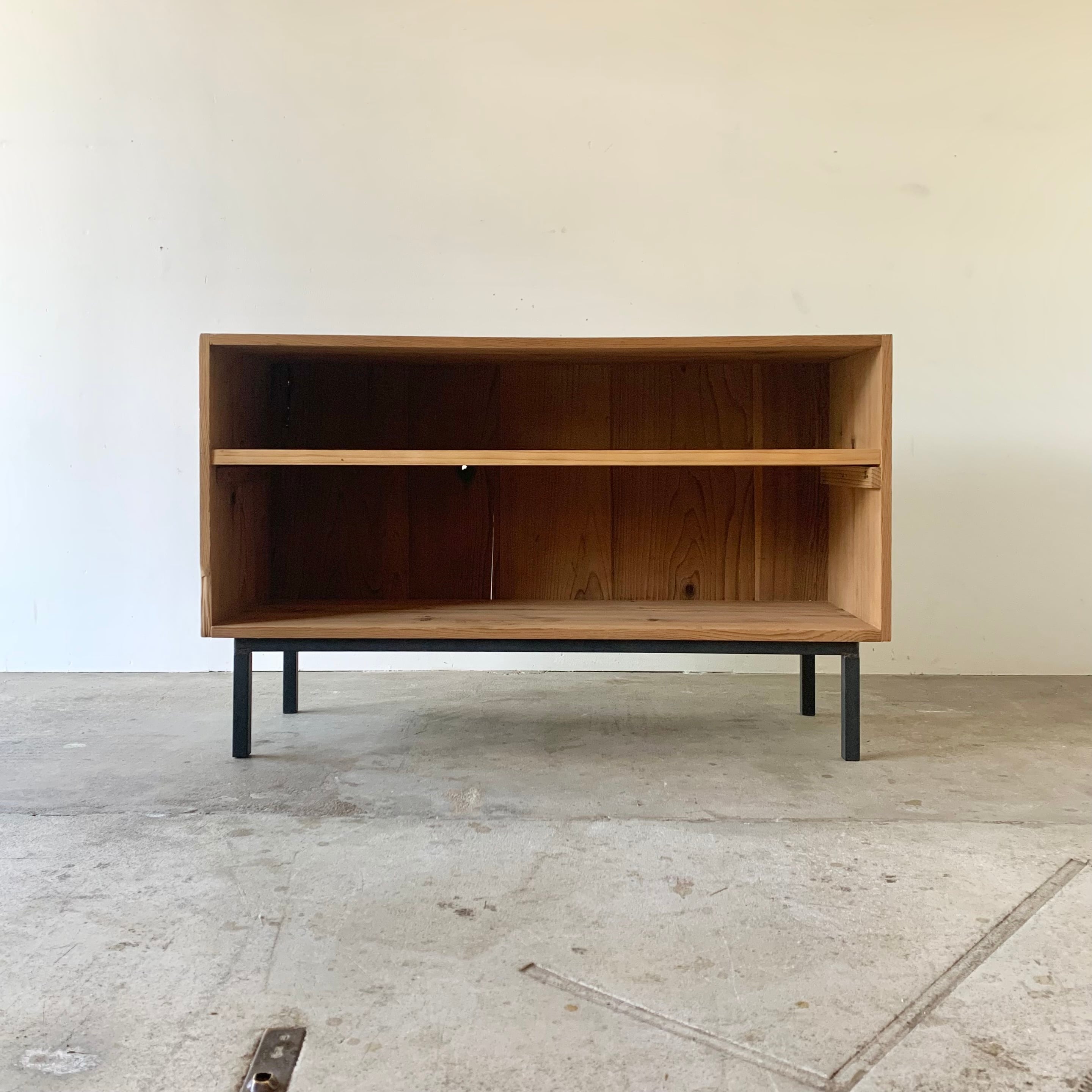 鉄脚の棚　ディスプレイ棚　古家具　0784