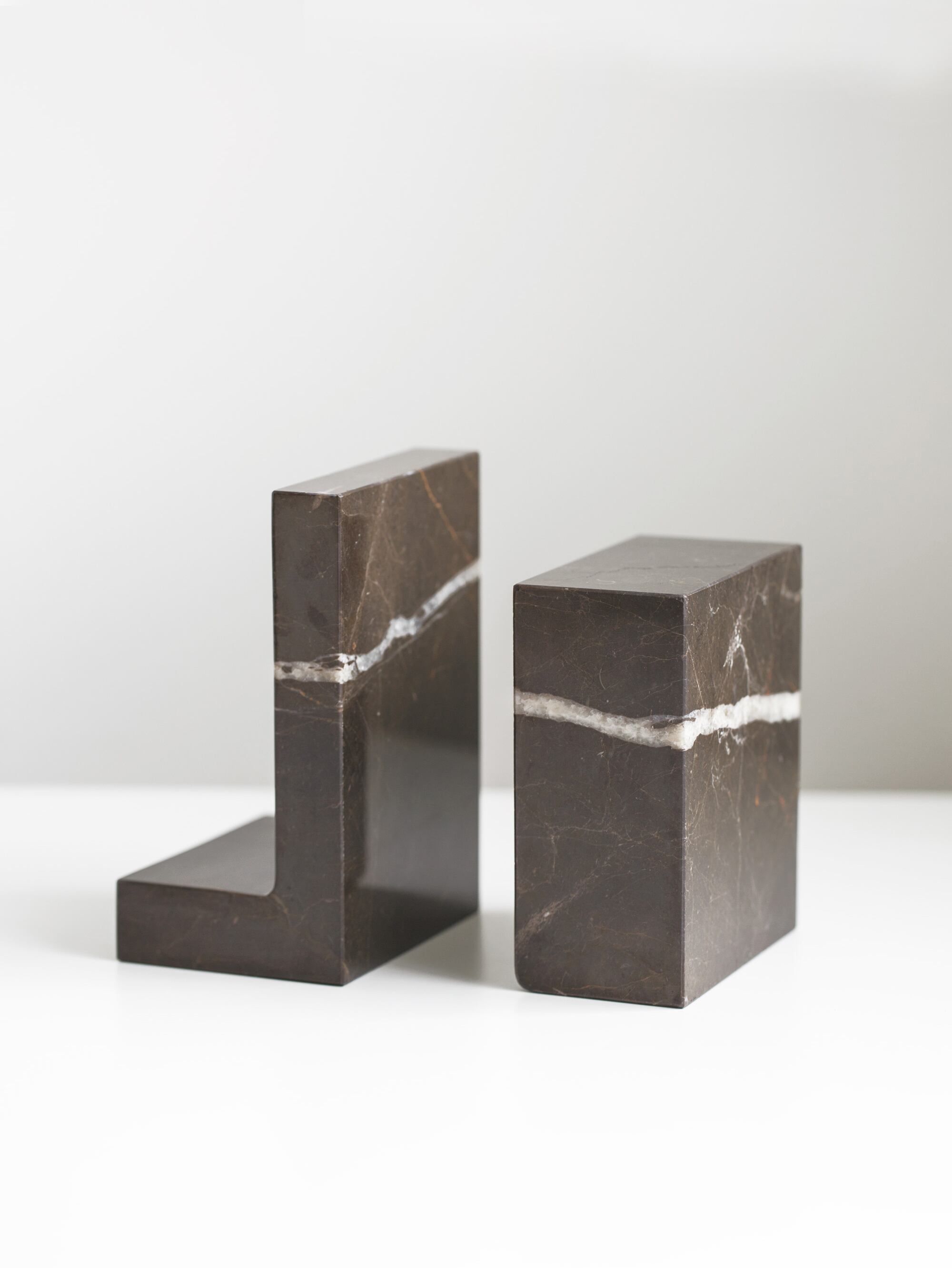ARTISTS / BRAND | niwatt