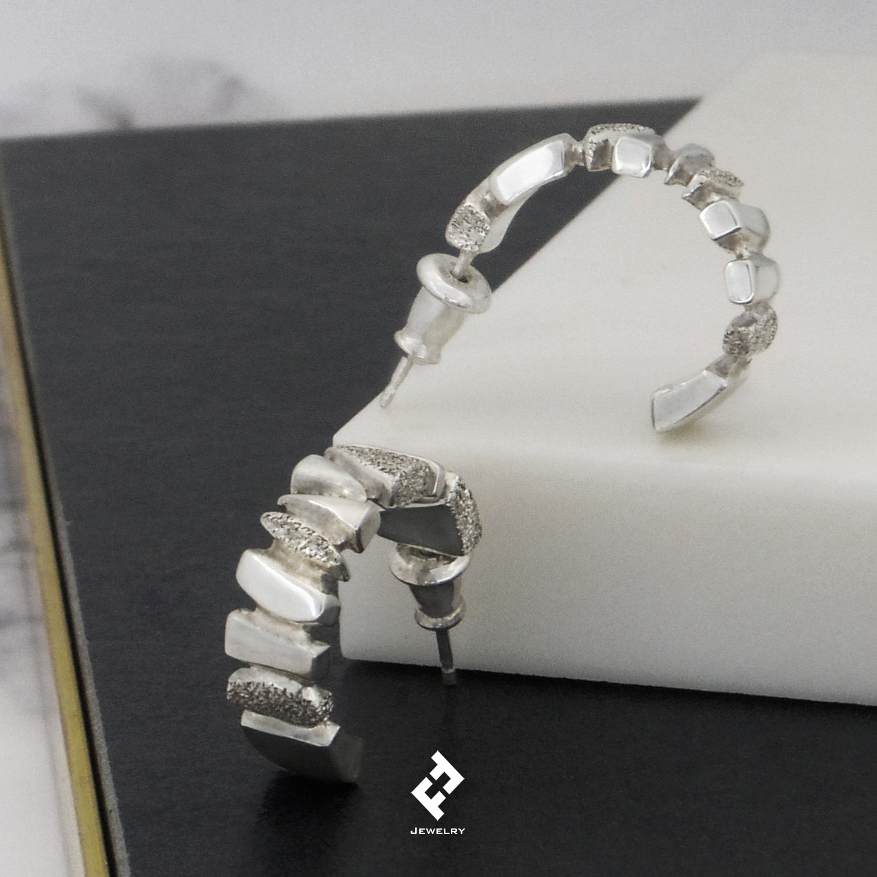 +piedras・イヤリング (silver)