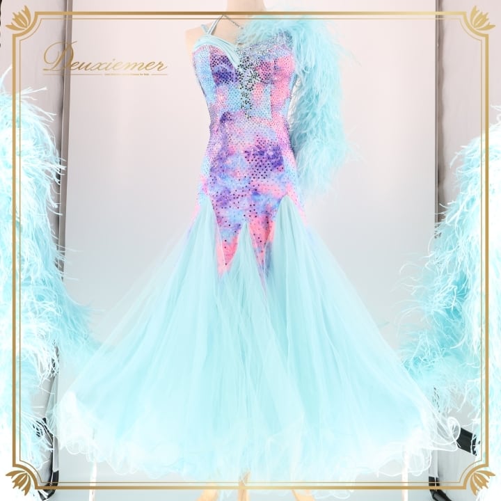 美品 フォークダンス衣装】ホワイト AURORA トップス ブラウス 刺繍 花