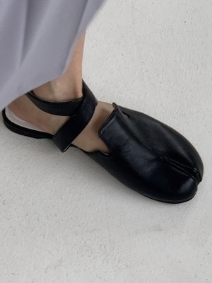 Tabi strap flat  sandal（タビストラップフラットサンダル） a-663