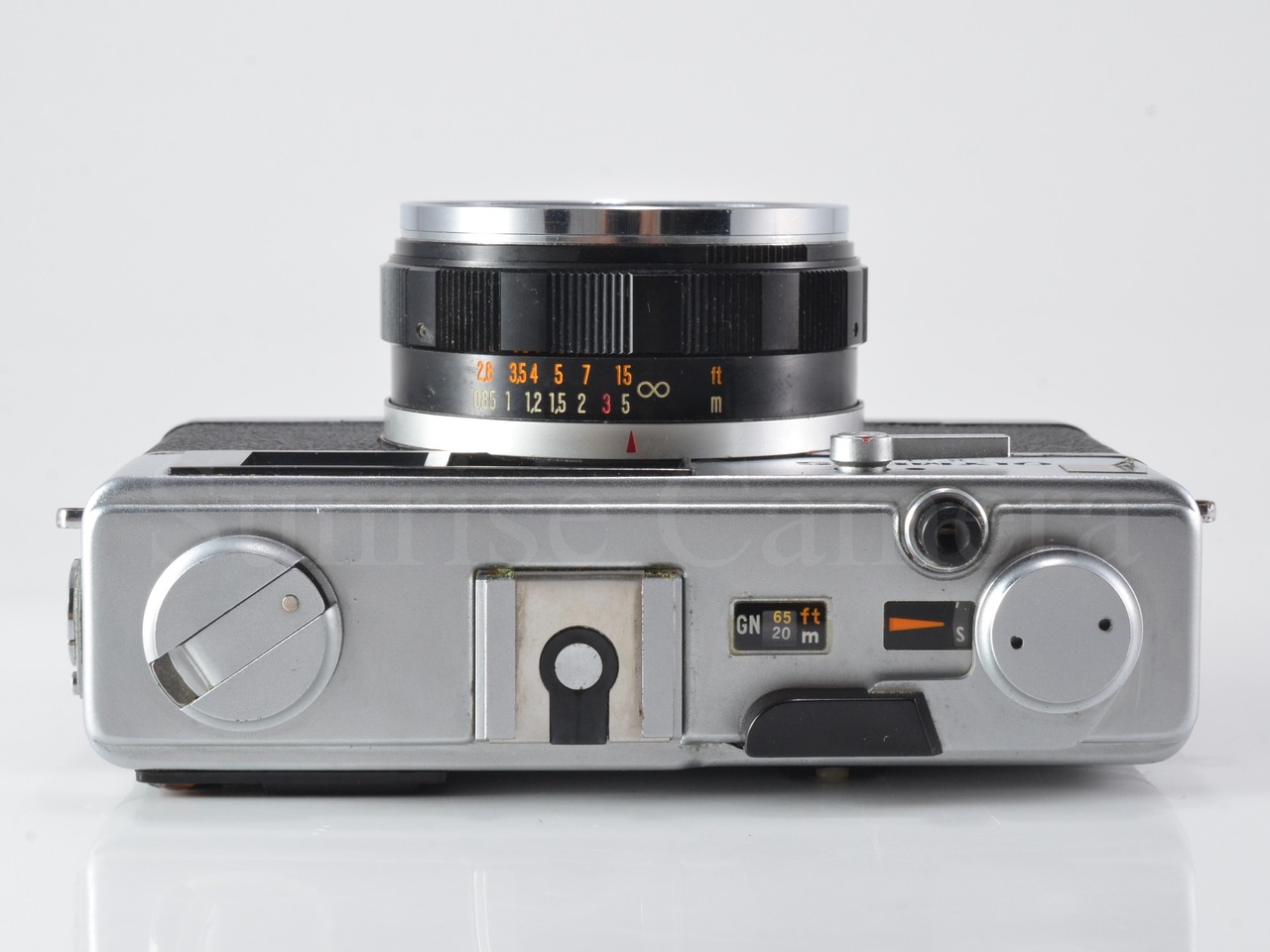 はじめてのフィルムカメラに】 OLYMPUS 35DC / F.ZUIKO 40mm F1.7 後期 