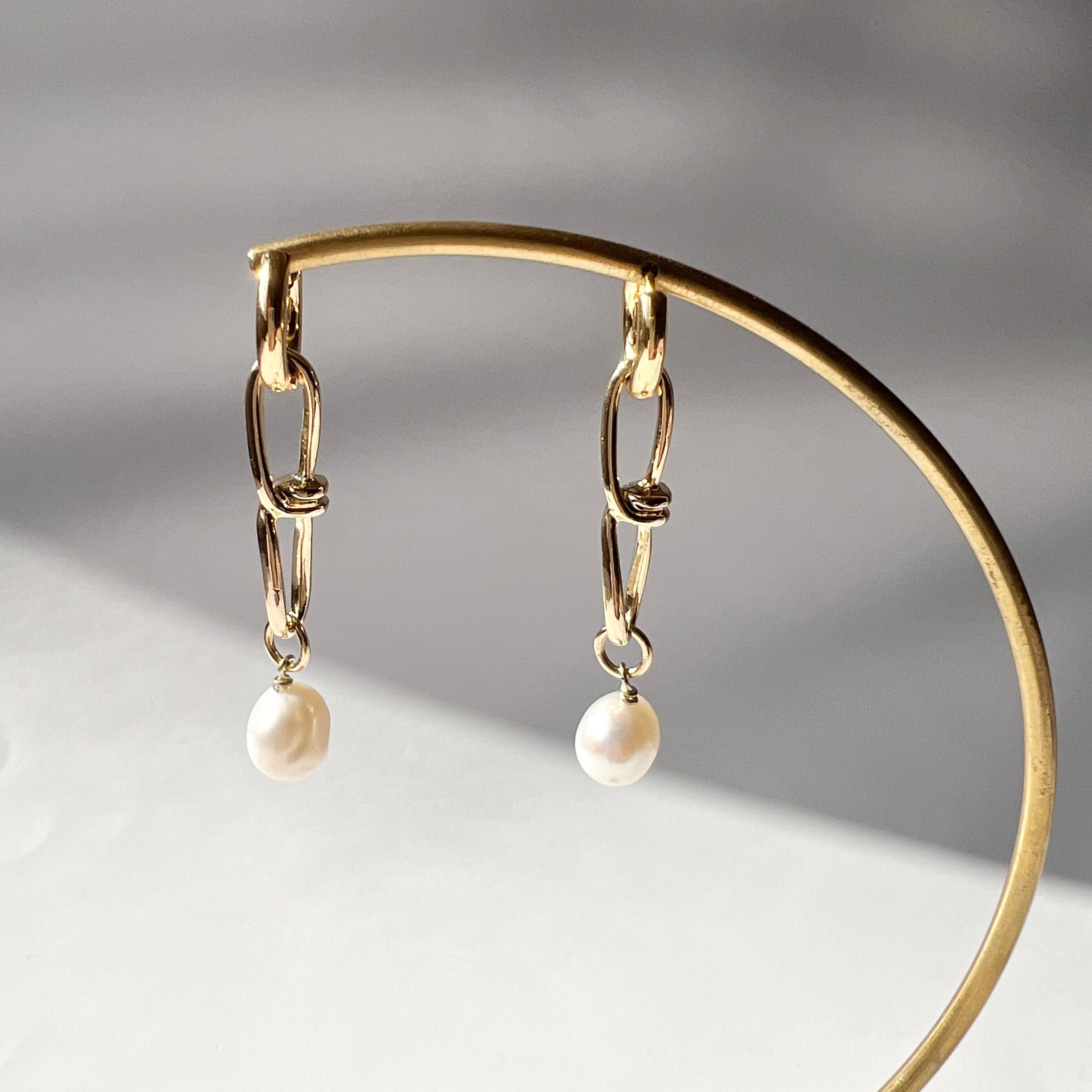 着せ替え ゴールド&シルバー 淡水パール の フープイヤリング ハンドメイド 楽天市場】春ファッション 揺れる アシンメトリー 淡水パール バロック