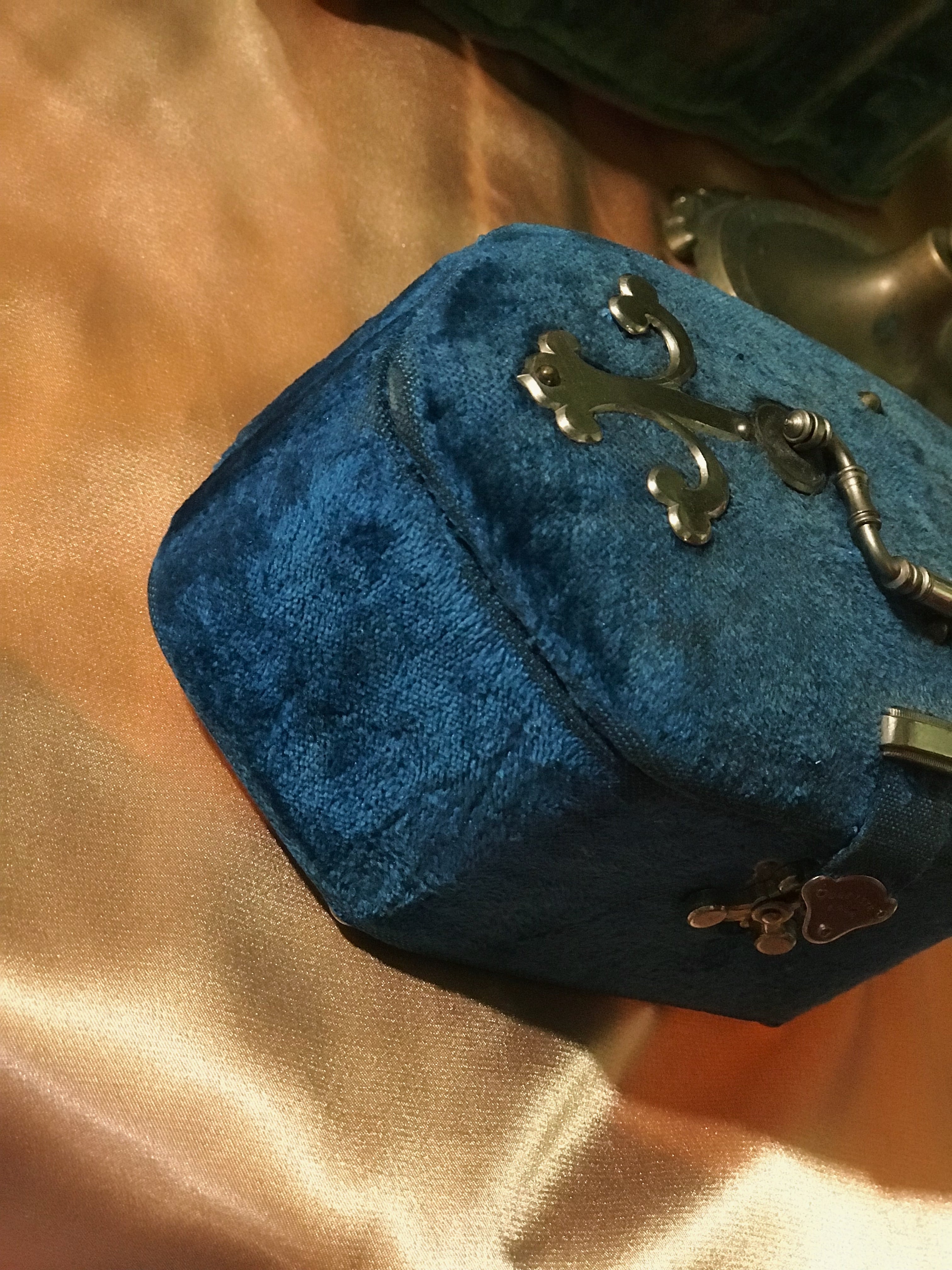 Victorian antique blue Velvet jewelry box ( ヴィクトリアン