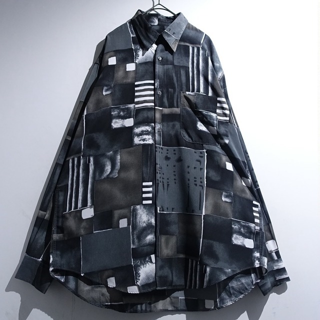 EURO Monotone Abstract Pattern Design Drape Shirt