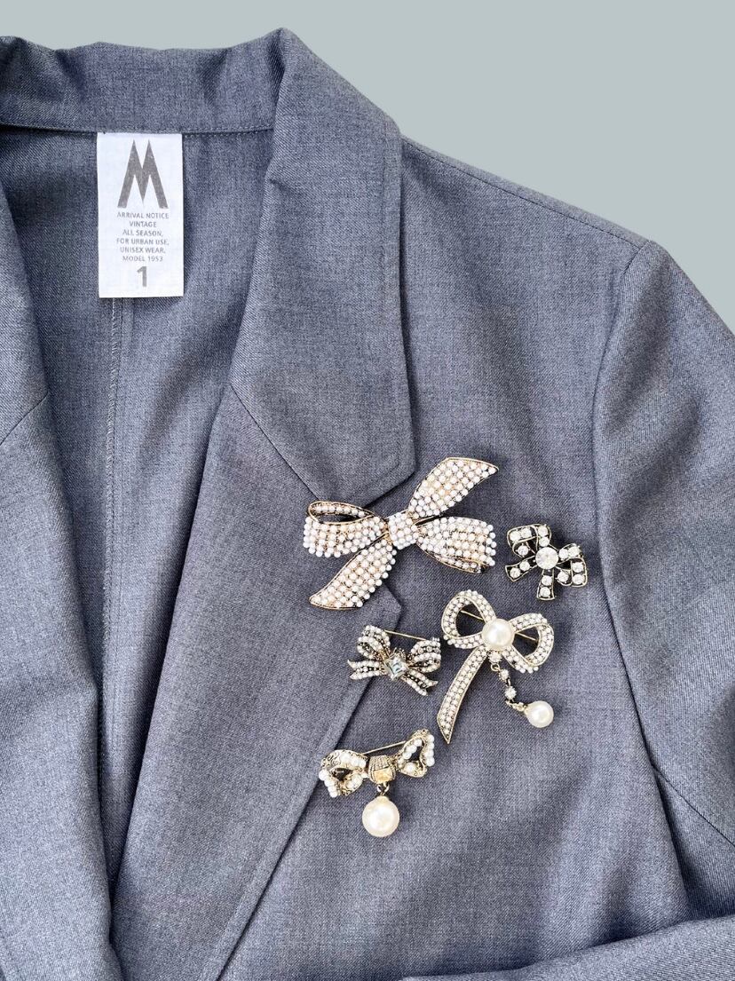 Bilitis dix-sept ans Ribbon Broach（M） | KOKO