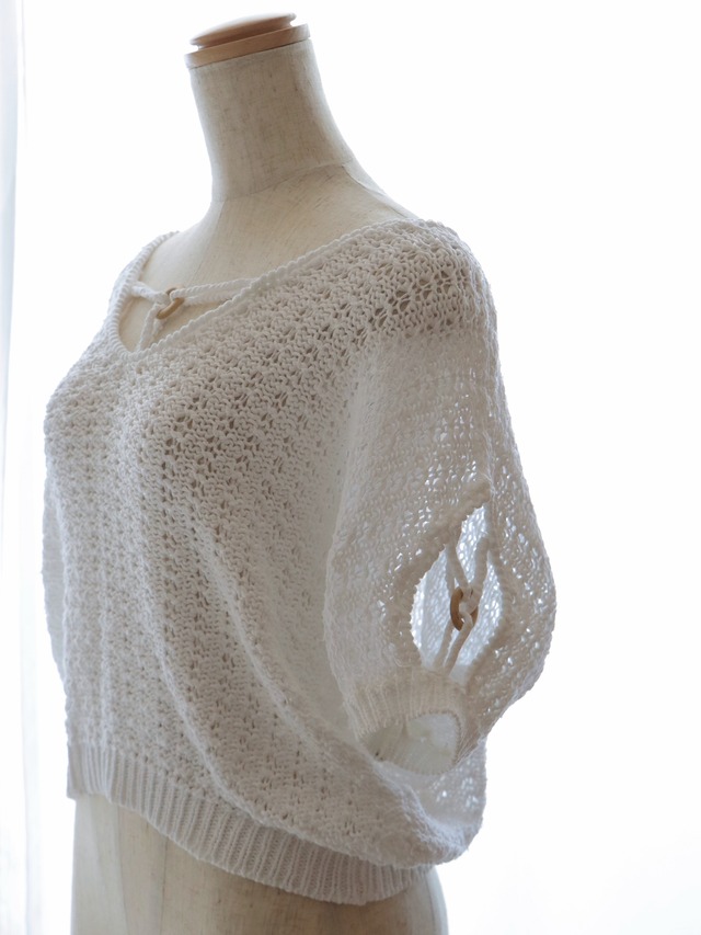 ●wood detail crochet knit top