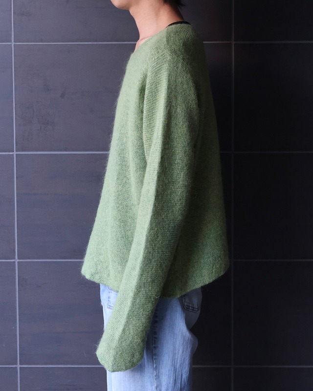 Round neck thin colored knit