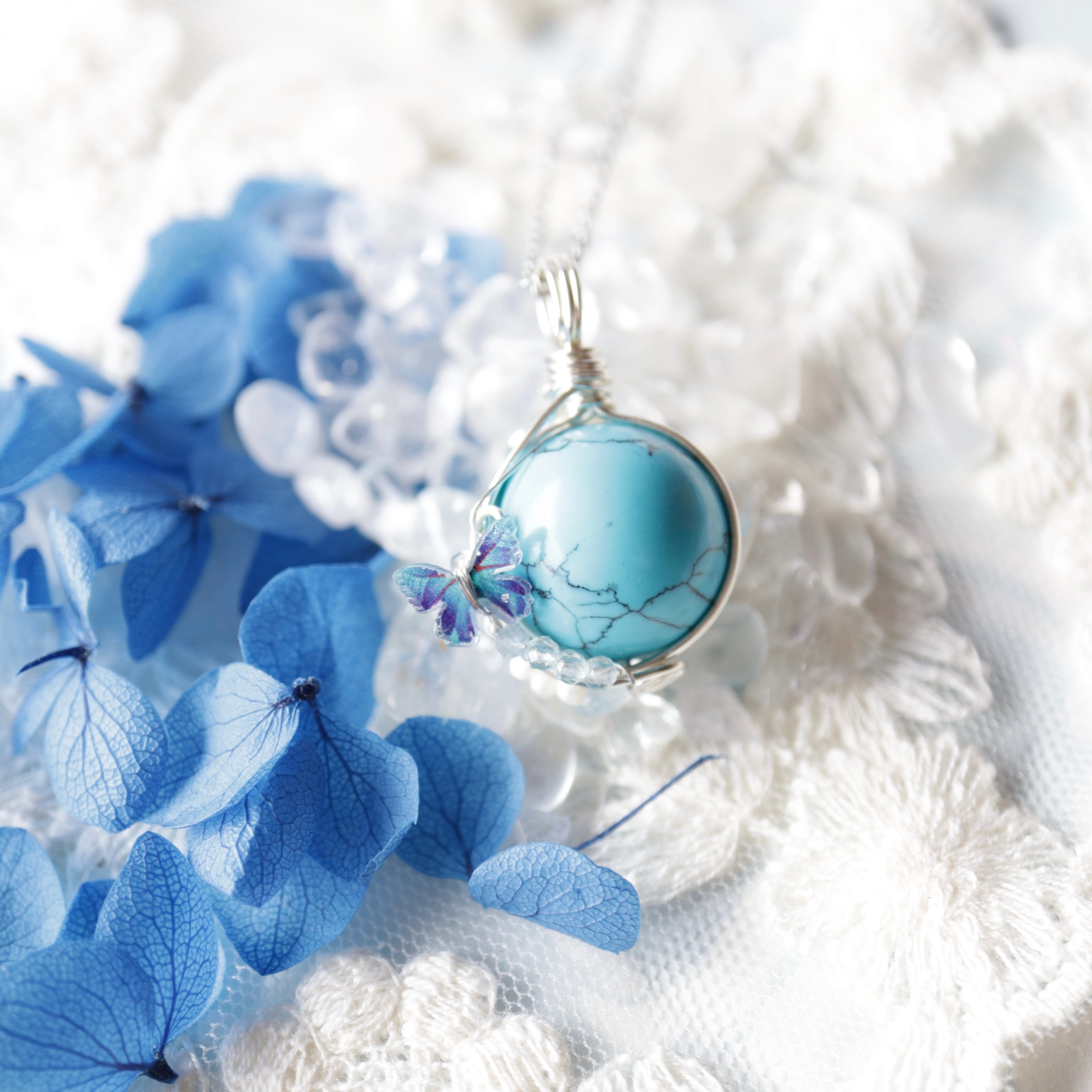【1点もの】トルコ石《空に咲く蝶》|青空のような癒しを纏うペンダント