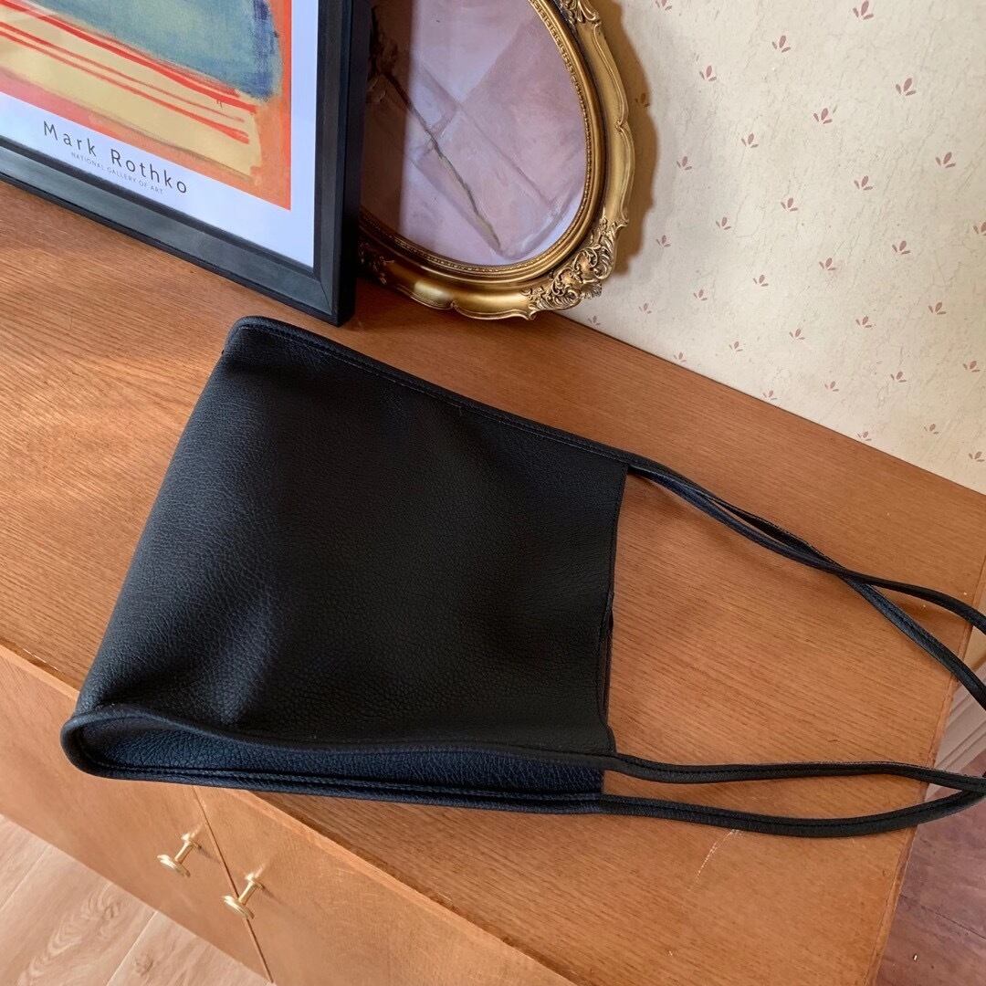 シンプルトートバッグ