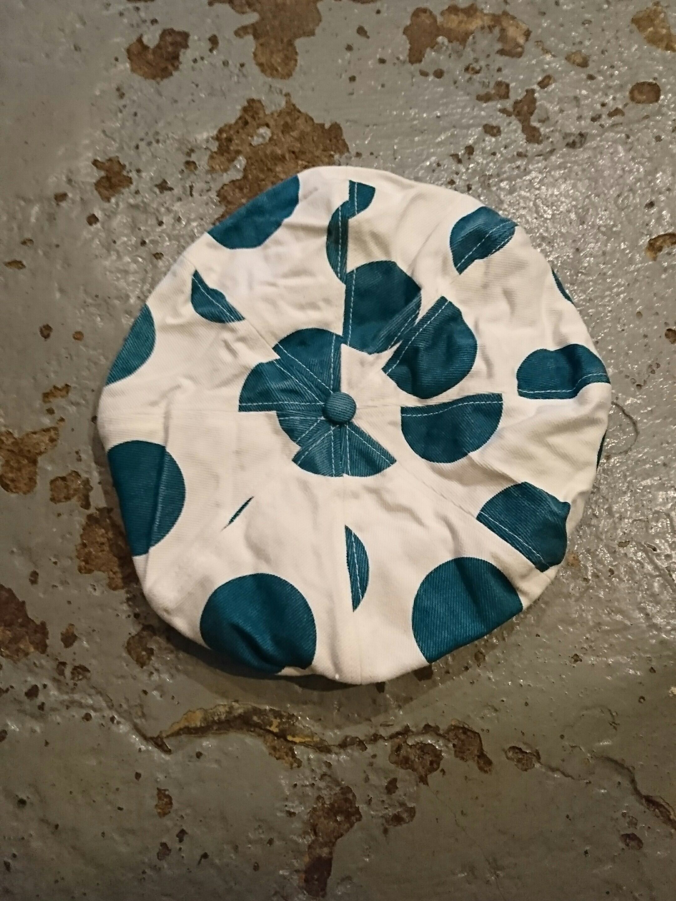 yippee "BIG BERET" white dot