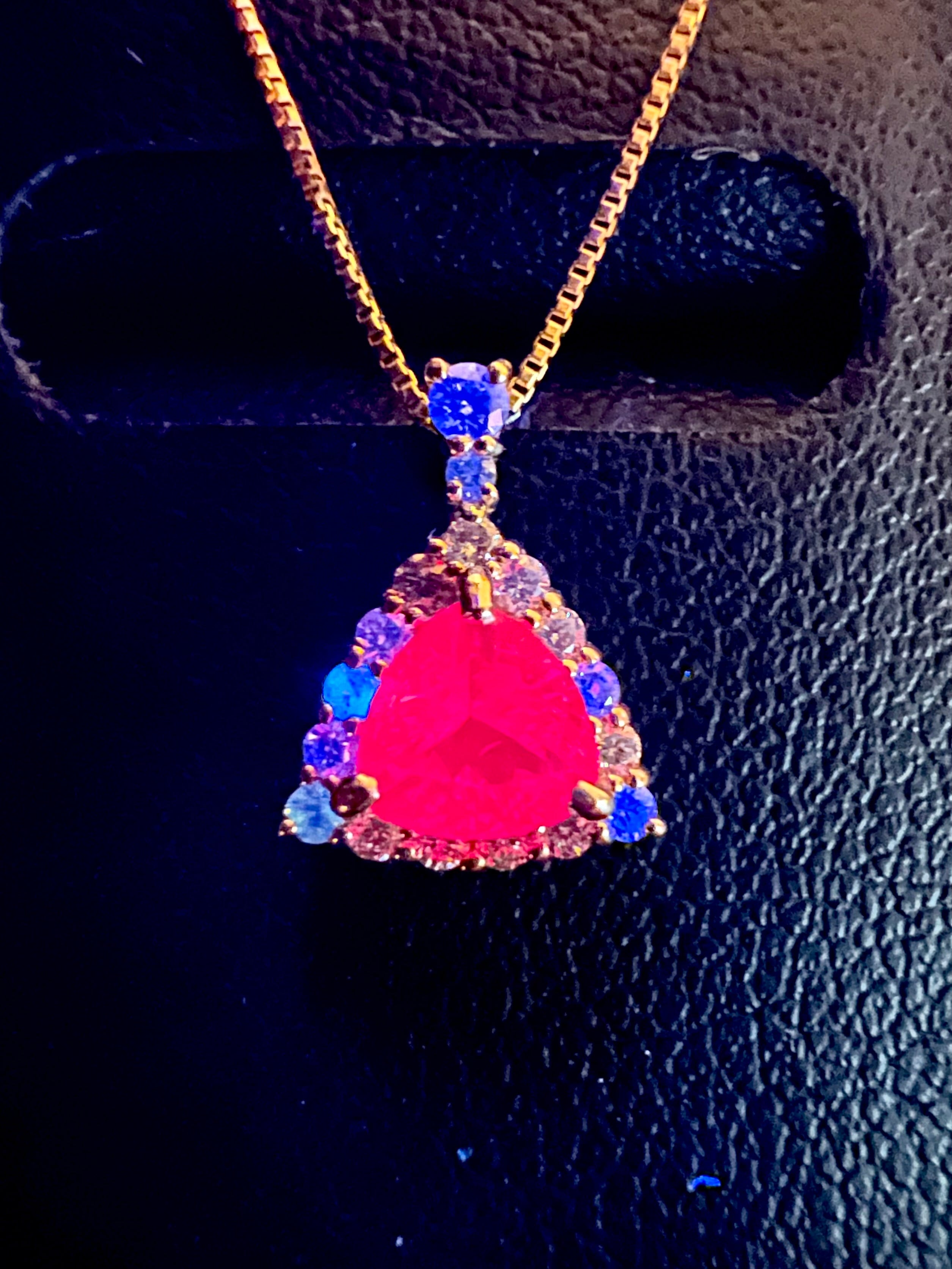 鮮やかなフューシャピンク!!★アヤナスピネル18金ペンダントトップ★ 超高発色！AYANA SPINEL 鮮やかアヤナスピネルHOT PINK K18PGダイヤモ