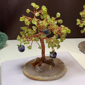 3.限定品・りんごがなるペリドット天然石ツリー