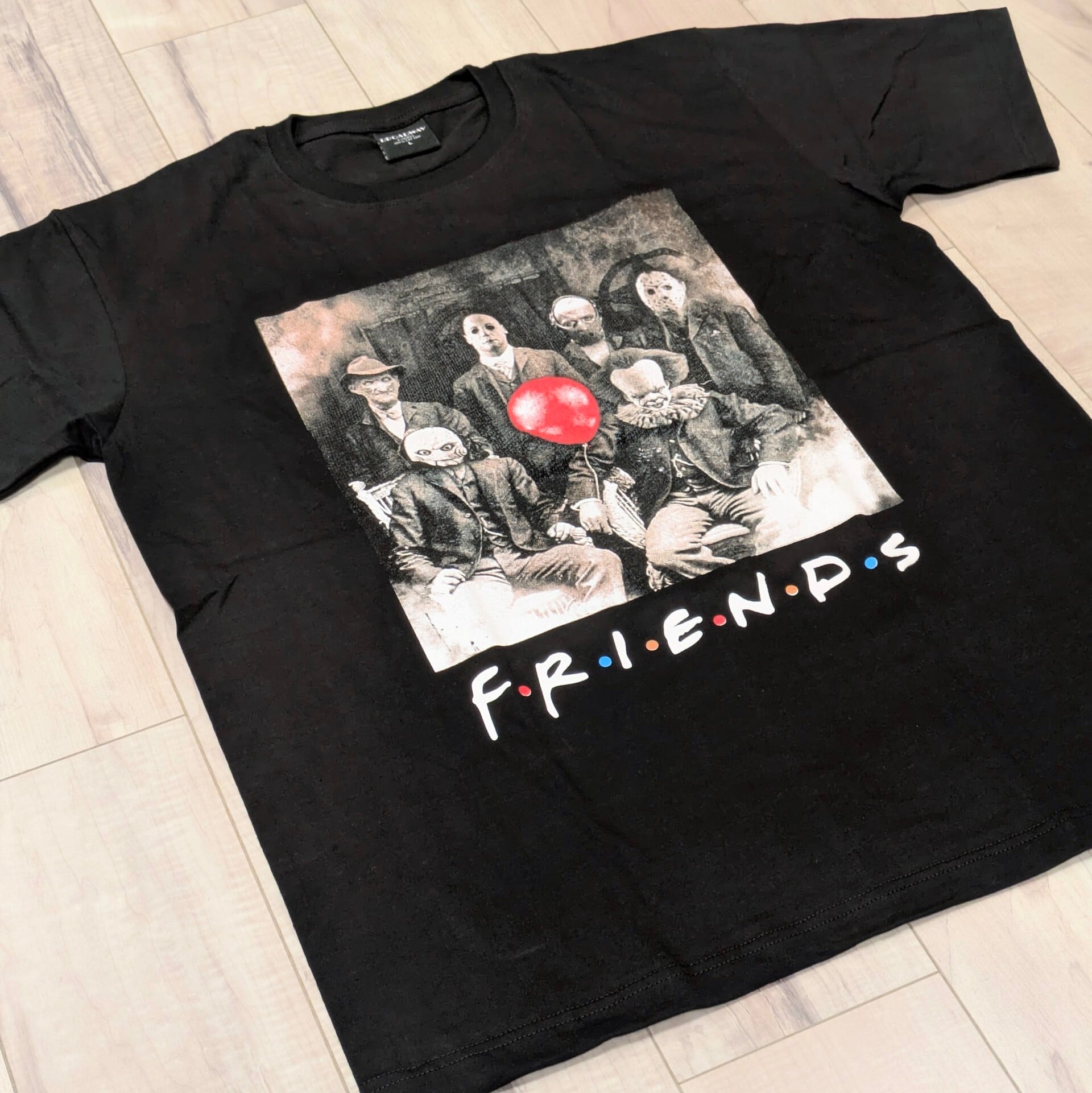 【 FRIENDS・ホラー映画キャラクター集合(笑)（フレンズ）】 映画Tシャツ / Tシャツ / ホラー映画キャラクター 〚アメリカン雑貨 アメトイ〛