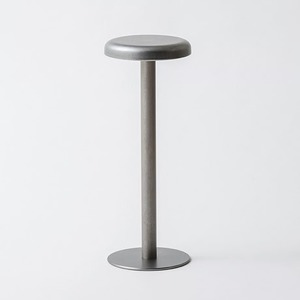 《Made in Japan  ミニマルな電池式テーブルランプ》| TABLE LAMP ICHI INDUSTRIAL