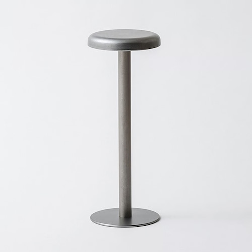 《Made in Japan ミニマルな電池式テーブルランプ》| TABLE LAMP ICHI INDUSTRIAL