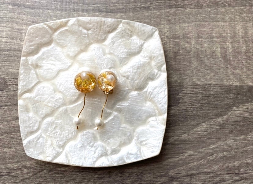 ドライフラワーの水晶とゆらゆらパール