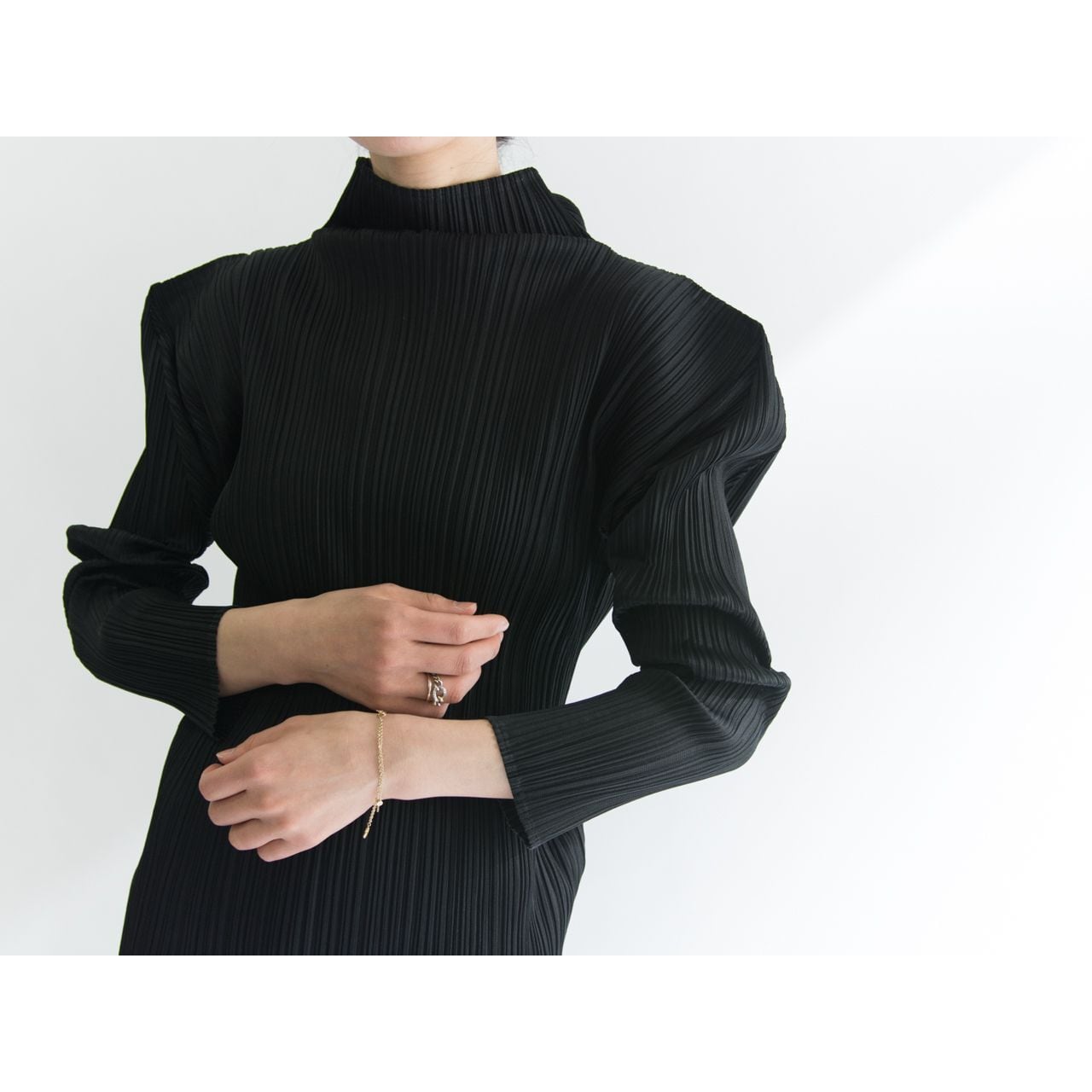 PLEATS PLEASE ISSEY MIYAKE 】Made in Japan high neck pullover