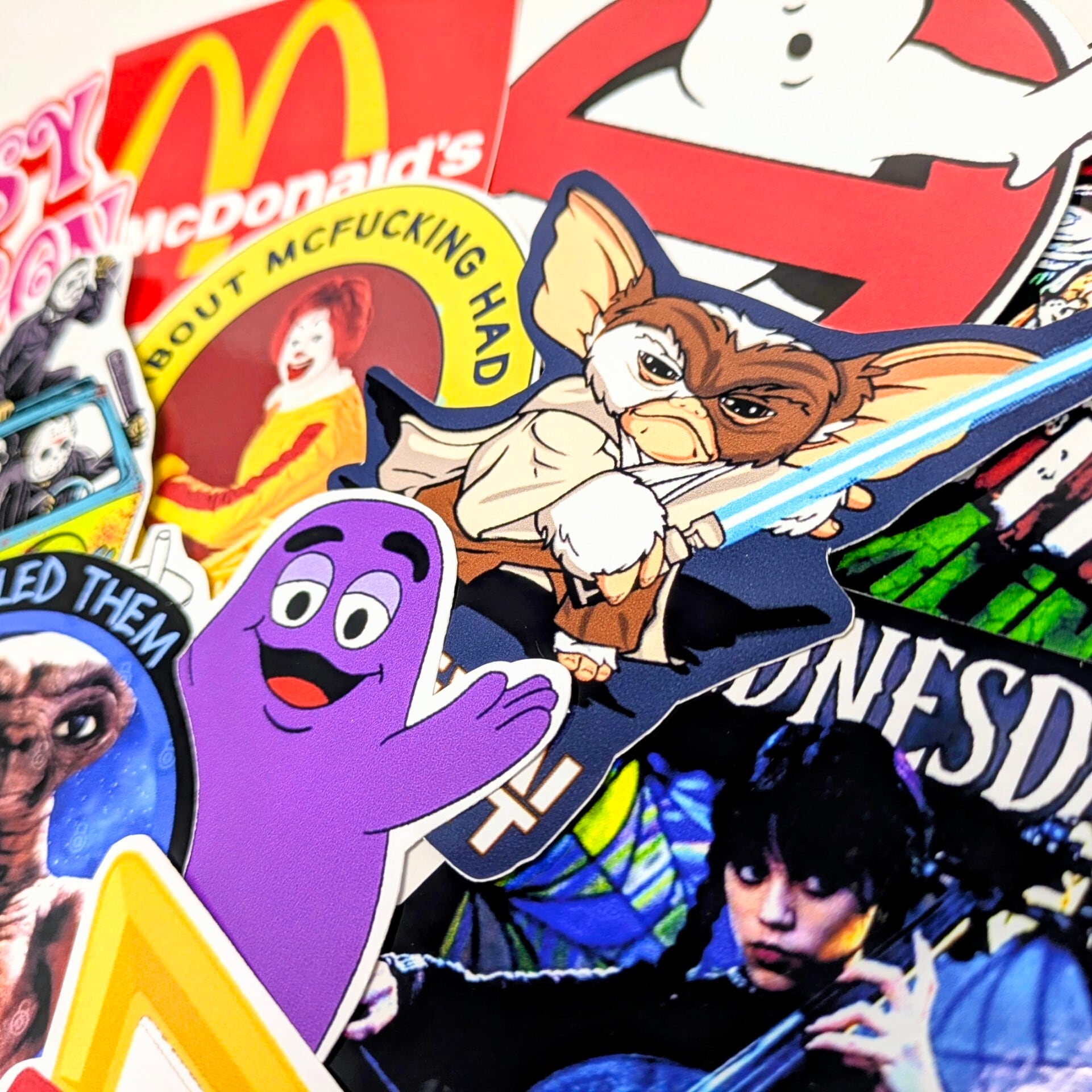 送料無料!!【 DIE-CUT STICKER / ダイカットステッカー】『 Wednesday / ウェンズデー 』ステッカー / シール 〚アメリカン雑貨 アメトイ〛