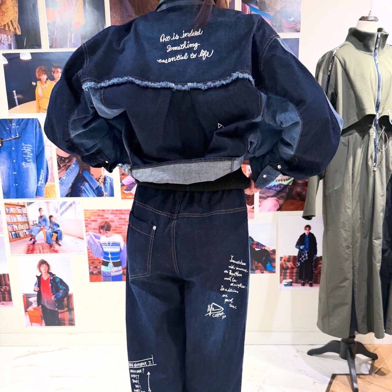 アウラアイラ AULA AILA GRAFFITI DENIM PANTS