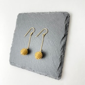 【ビオジュエリー】 黄金の草 カッピンドウラード ビオジュエリー ピアス&イヤリング スパイラルボール シングルチェーン ショート