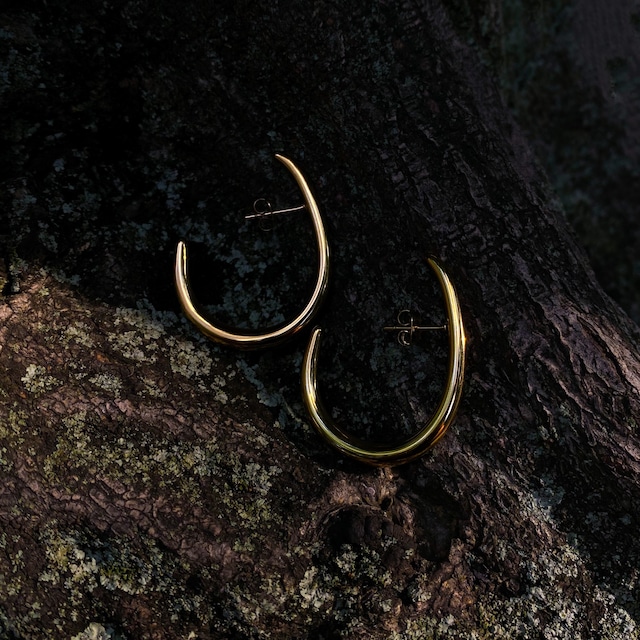 Curve cuff pierce